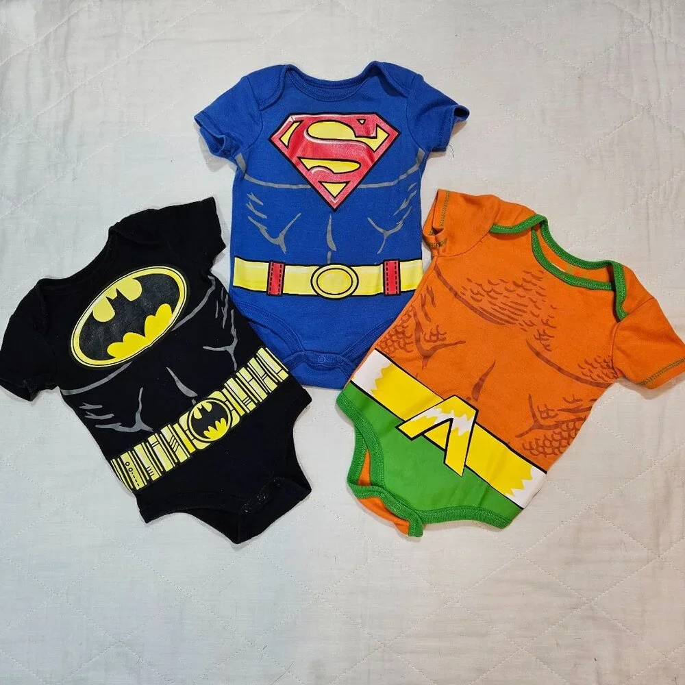 Justice League Baby Hero Lot Sz 12M Batman Superman Aquaman 3 Bodysuits 2 Shirts